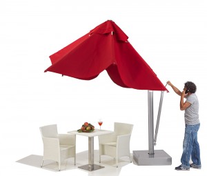 How to close a side arm parasol