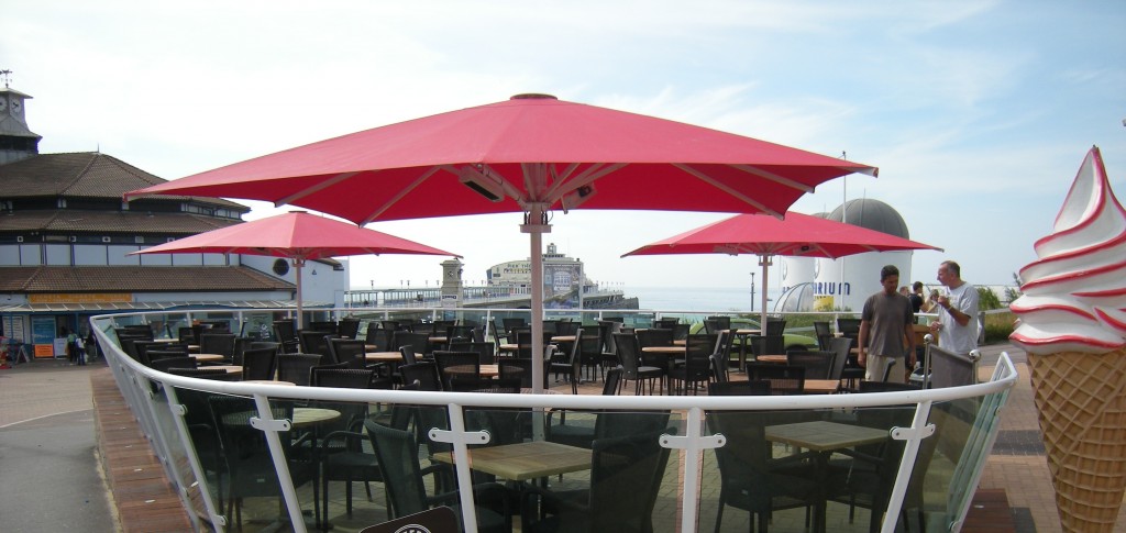 Titan Centre Pole Umbrella Titan Centre Pole Umbrella