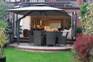 Piazza Side Arm Parasol - Taupe
