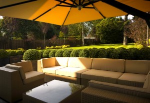 Using a large cantilever parasol as an outdoor room