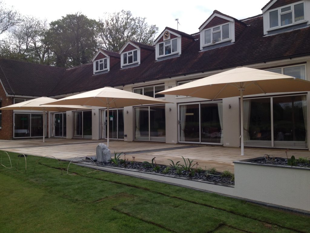 MDT – Large Golf Course Umbrellas